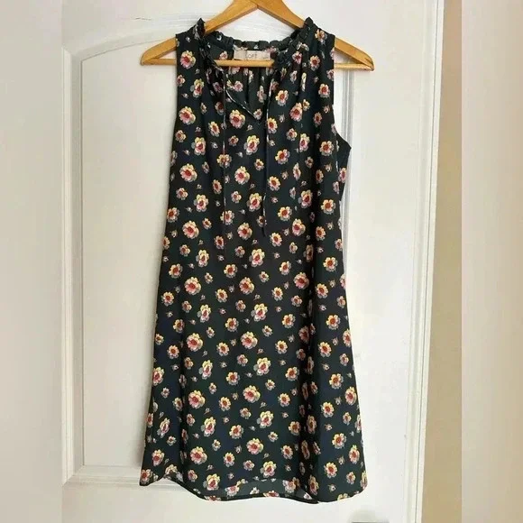 Loft Floral Green Shift Dress - Picture 3 of 11
